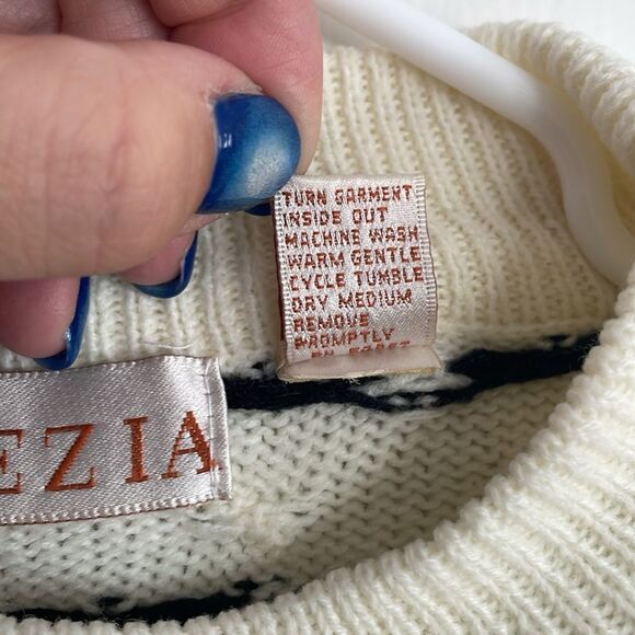 Vintage Crew Neck Sweater - Picture 4 of 5